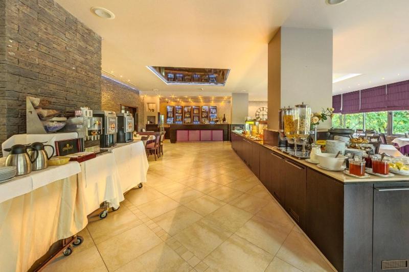 Hotel Sana 3*