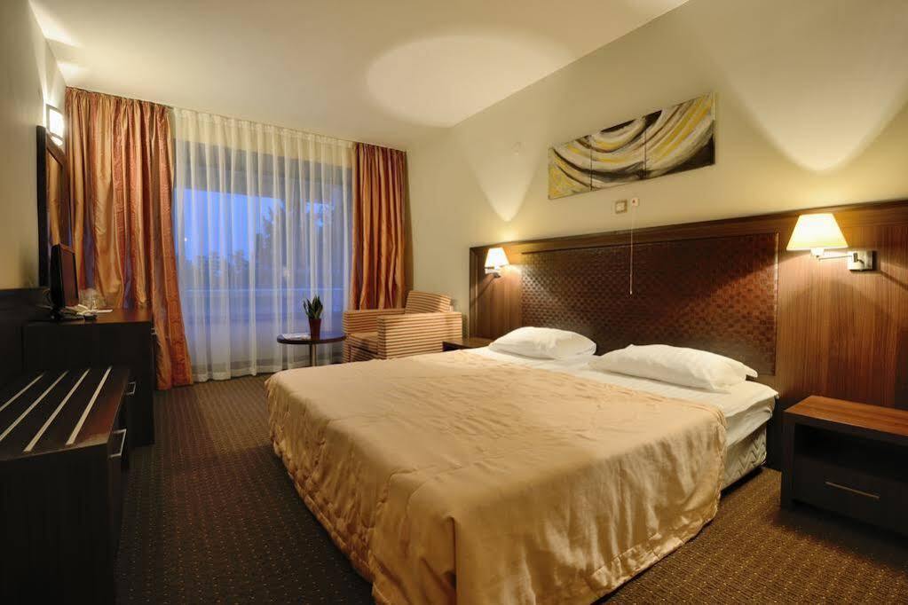 Hotel Sana 3*